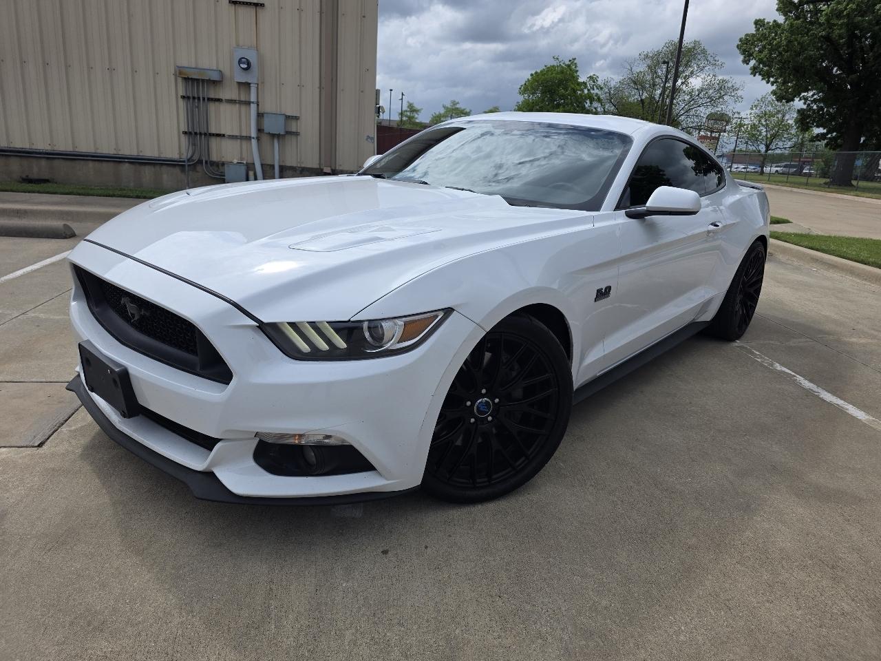 Ford Mustang GT Premium Coupe 2017