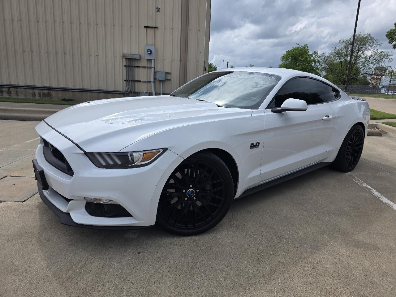 Ford Mustang GT Premium Coupe 2017