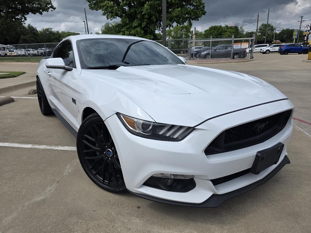Ford Mustang GT Premium Coupe 2017