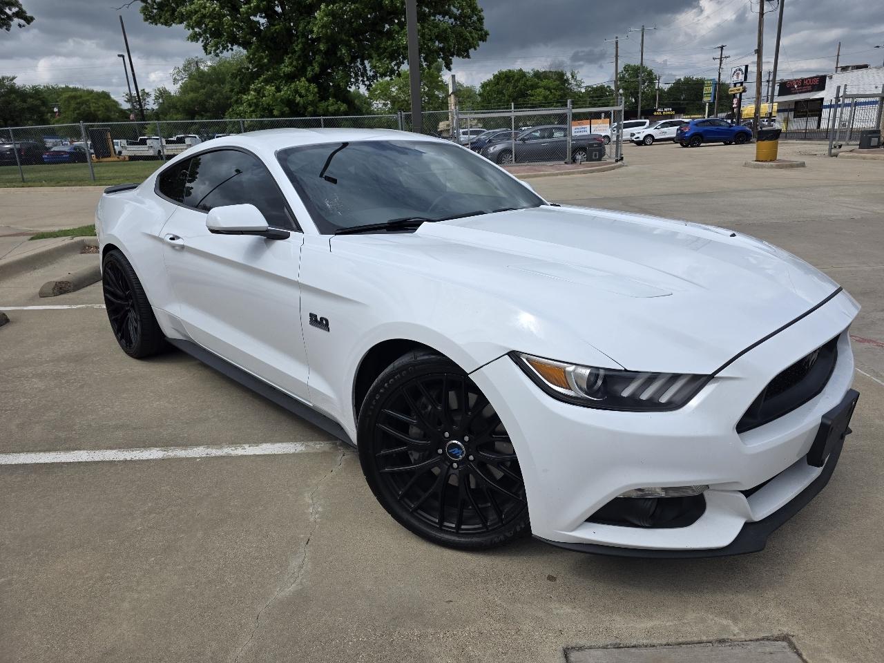 Ford Mustang GT Premium Coupe 2017