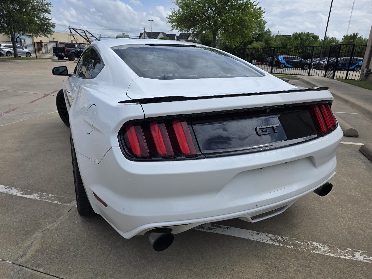 Ford Mustang GT Premium Coupe 2017