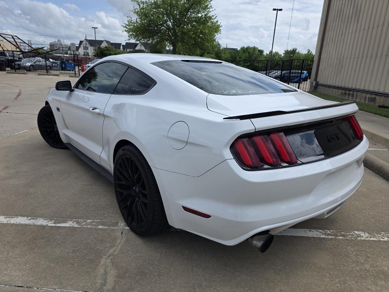 Ford Mustang GT Premium Coupe 2017
