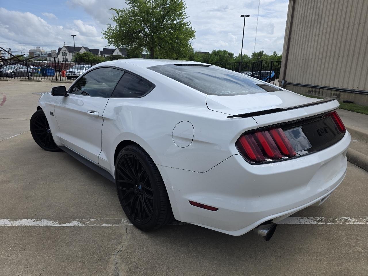 Ford Mustang GT Premium Coupe 2017