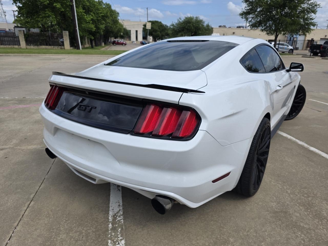 Ford Mustang GT Premium Coupe 2017