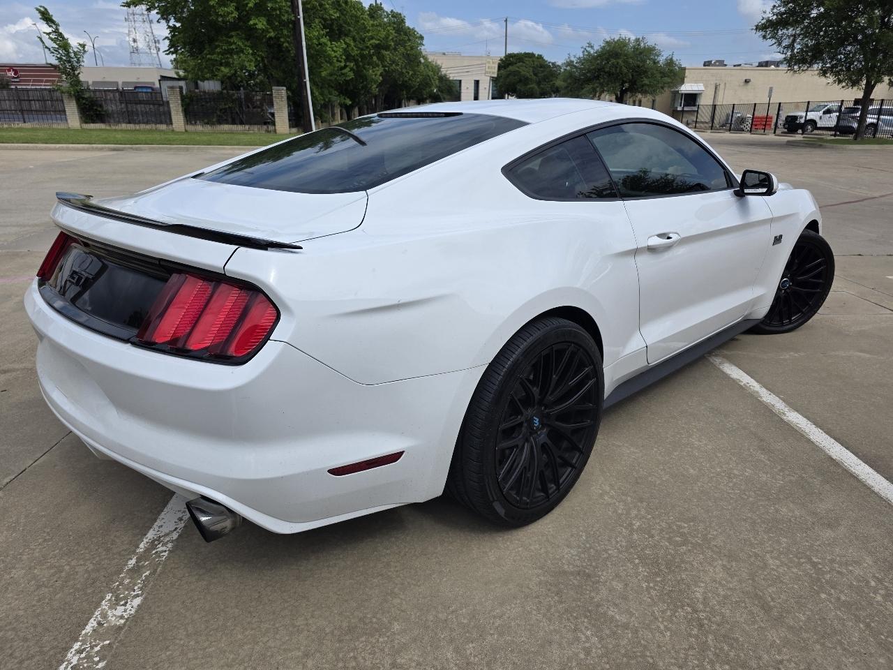 Ford Mustang GT Premium Coupe 2017