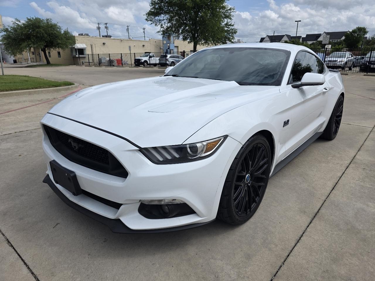 Ford Mustang GT Premium Coupe 2017