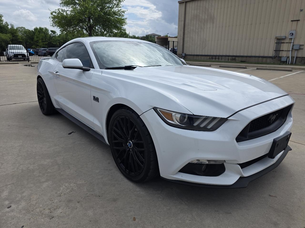 Ford Mustang GT Premium Coupe 2017