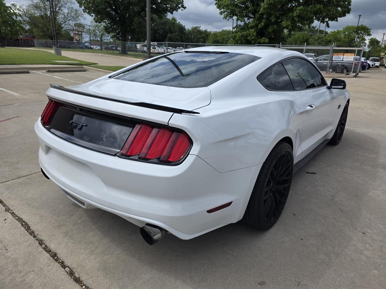 Ford Mustang GT Premium Coupe 2017