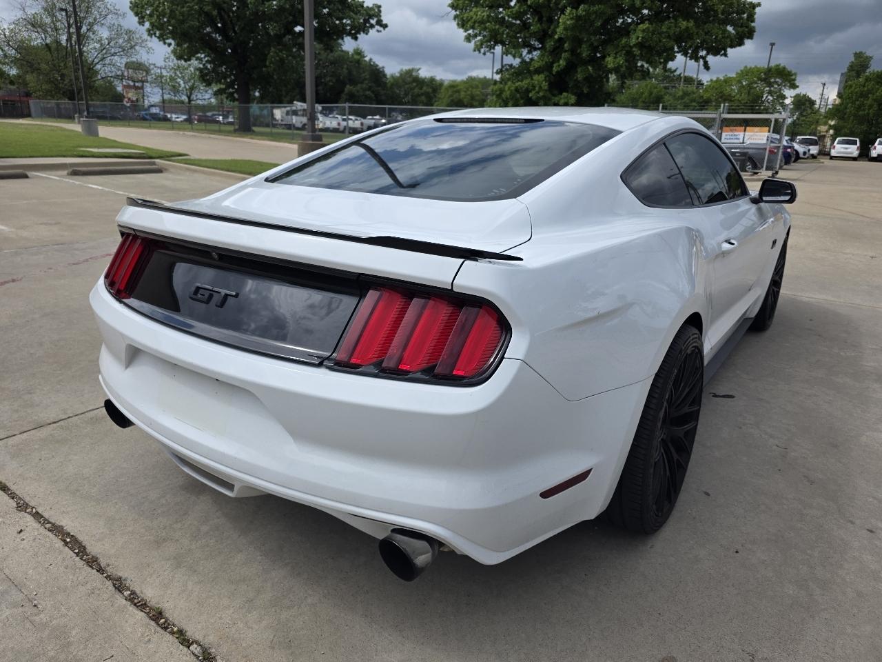 Ford Mustang GT Premium Coupe 2017