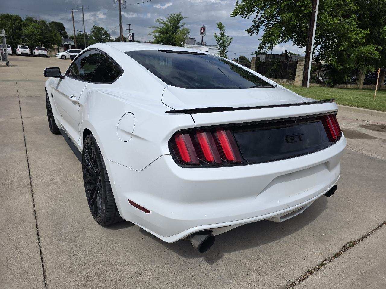 Ford Mustang GT Premium Coupe 2017