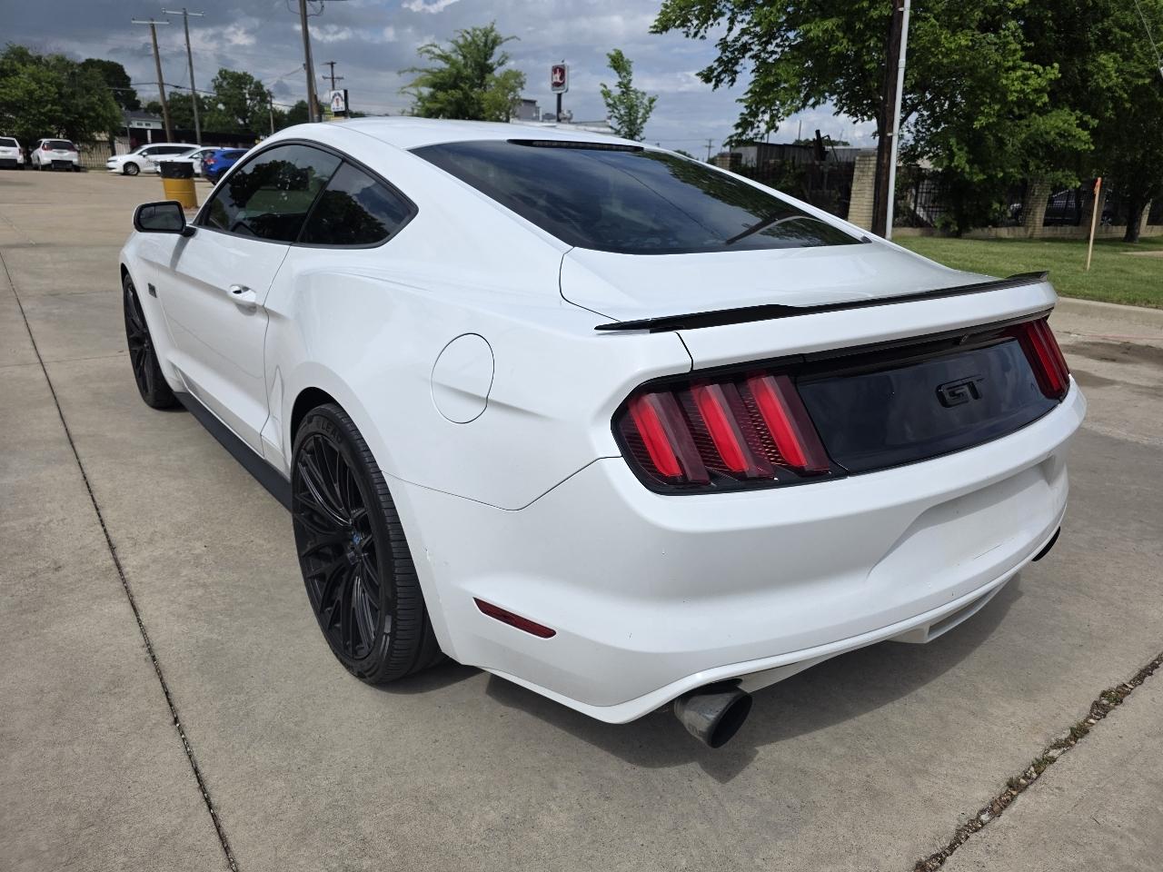 Ford Mustang GT Premium Coupe 2017