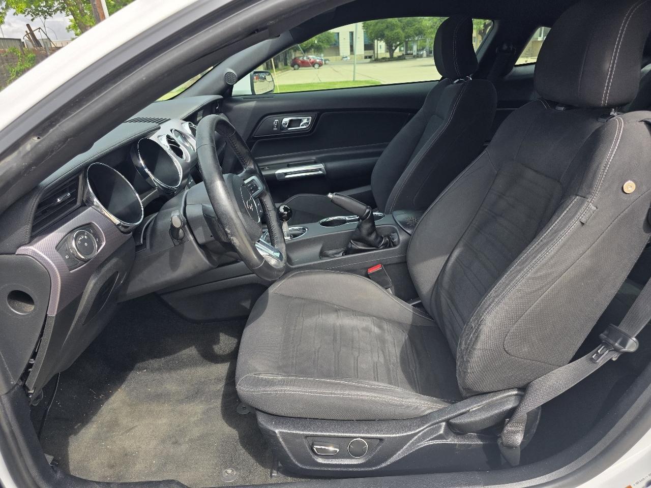 Ford Mustang GT Premium Coupe 2017