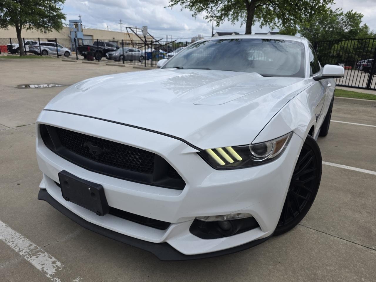 Ford Mustang GT Premium Coupe 2017