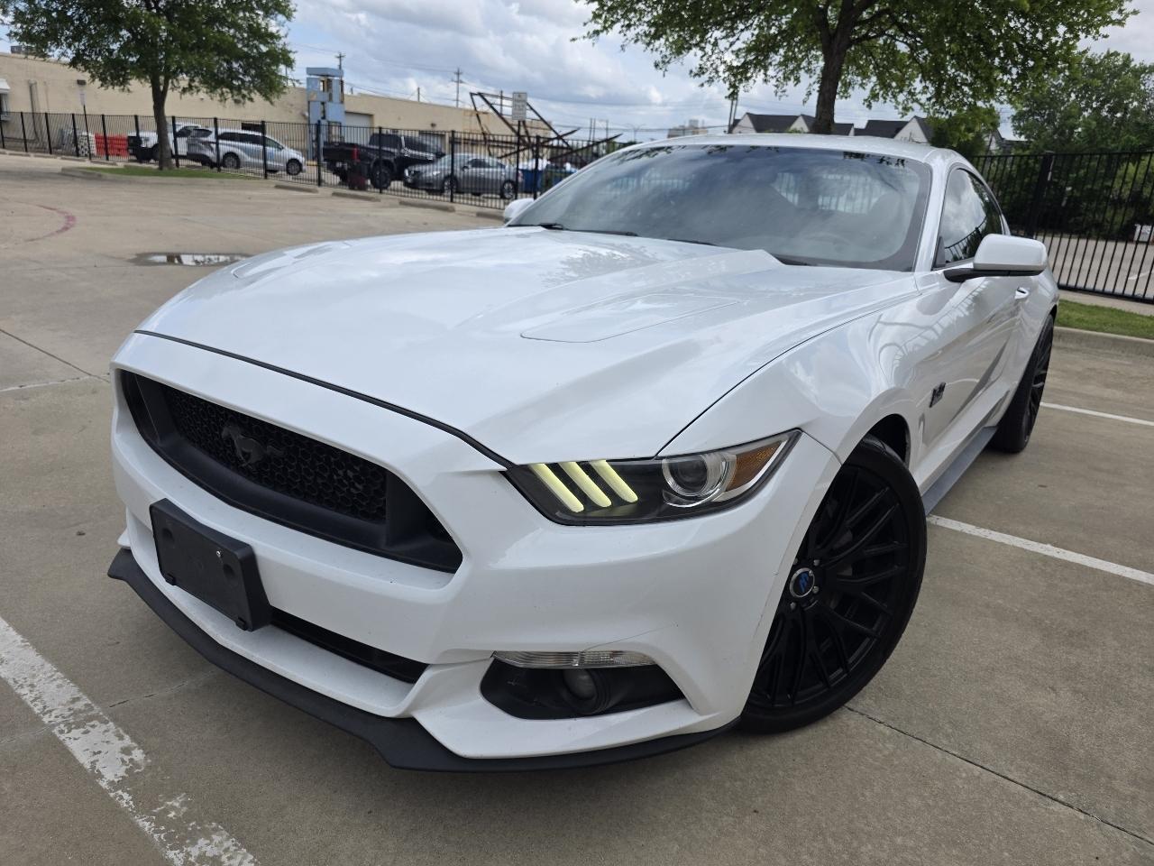 Ford Mustang GT Premium Coupe 2017