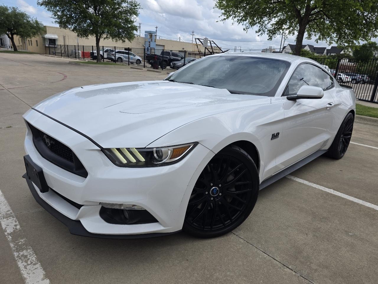 Ford Mustang GT Premium Coupe 2017