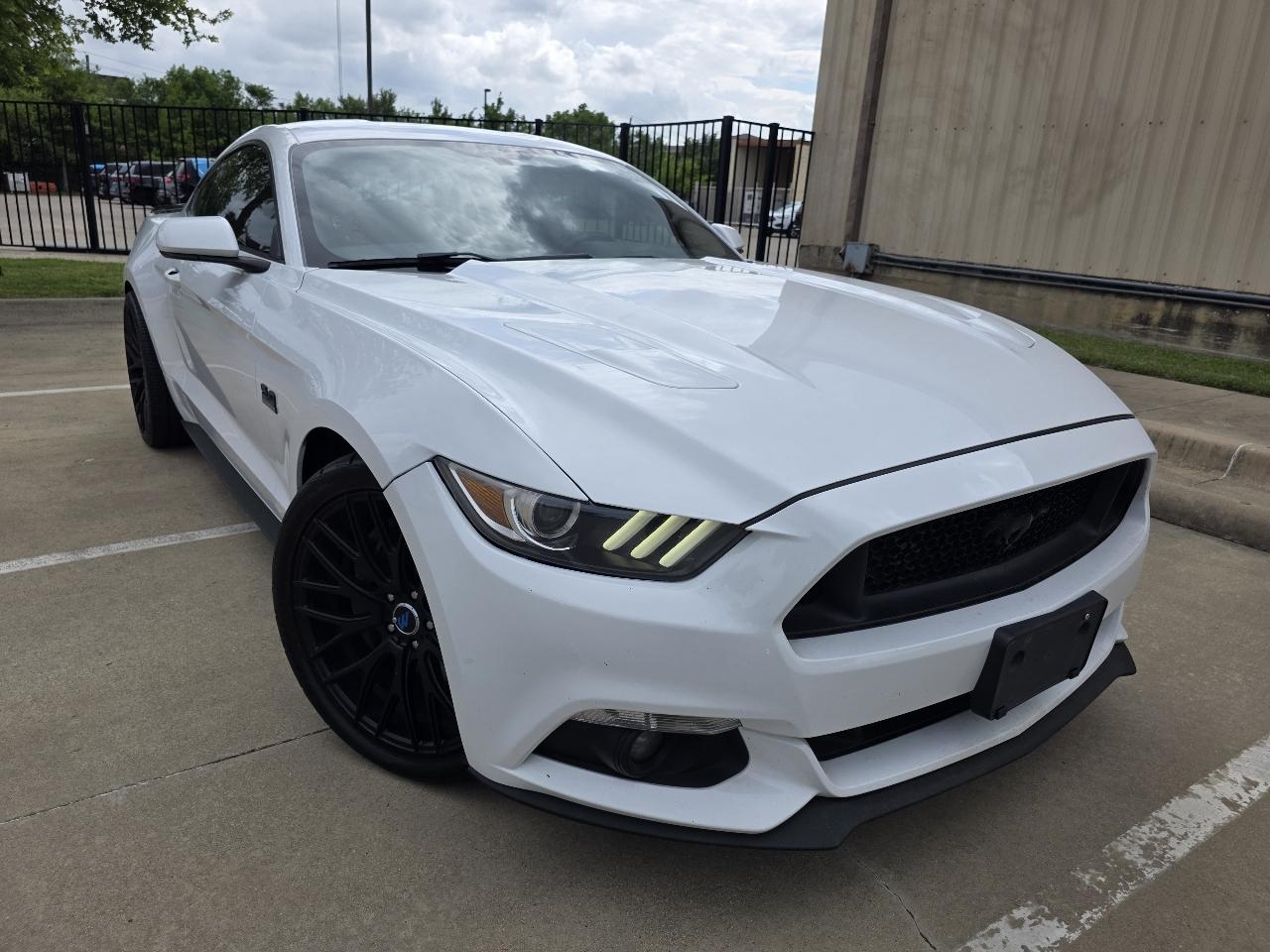 Ford Mustang GT Premium Coupe 2017