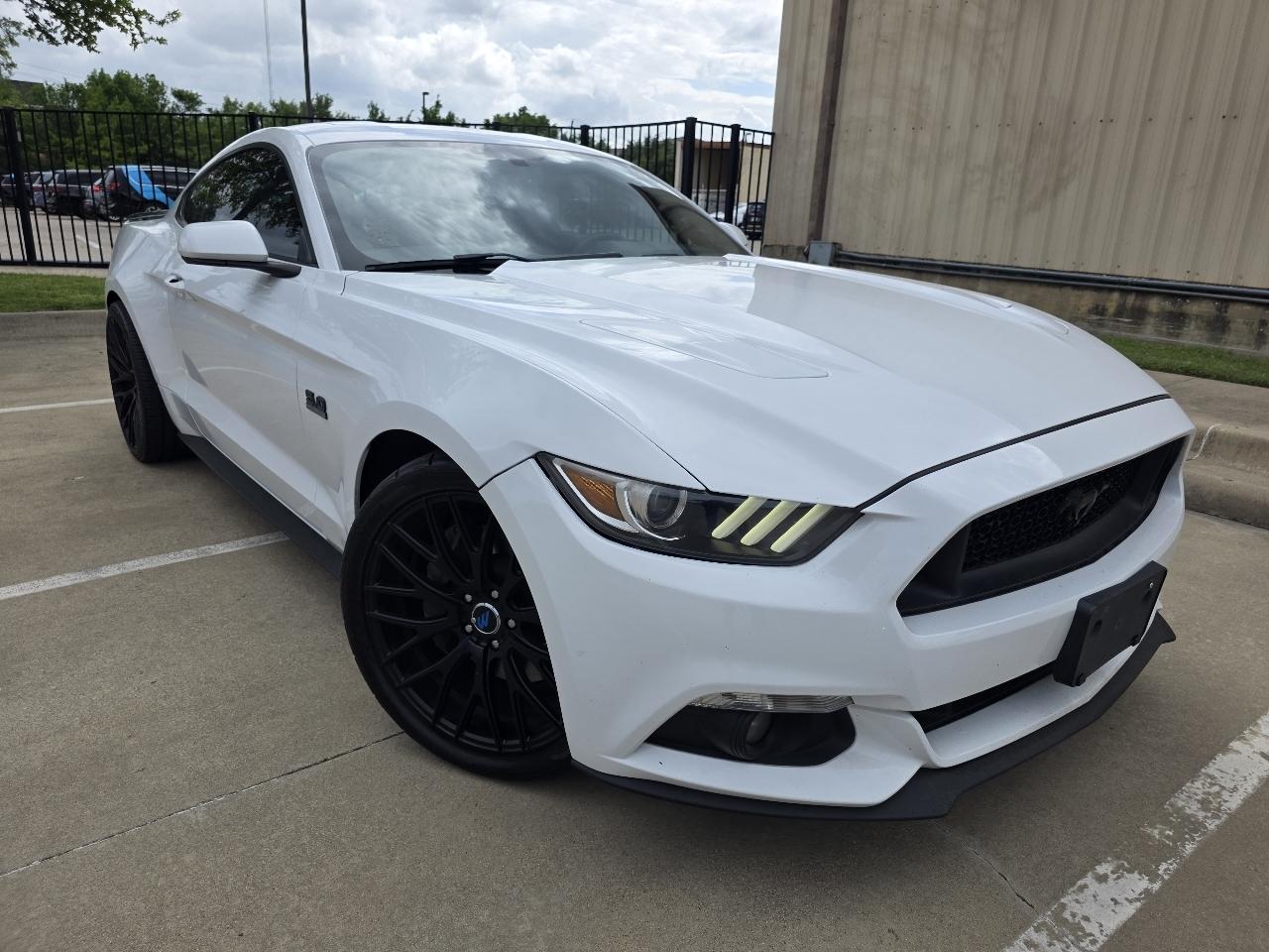 Ford Mustang GT Premium Coupe 2017