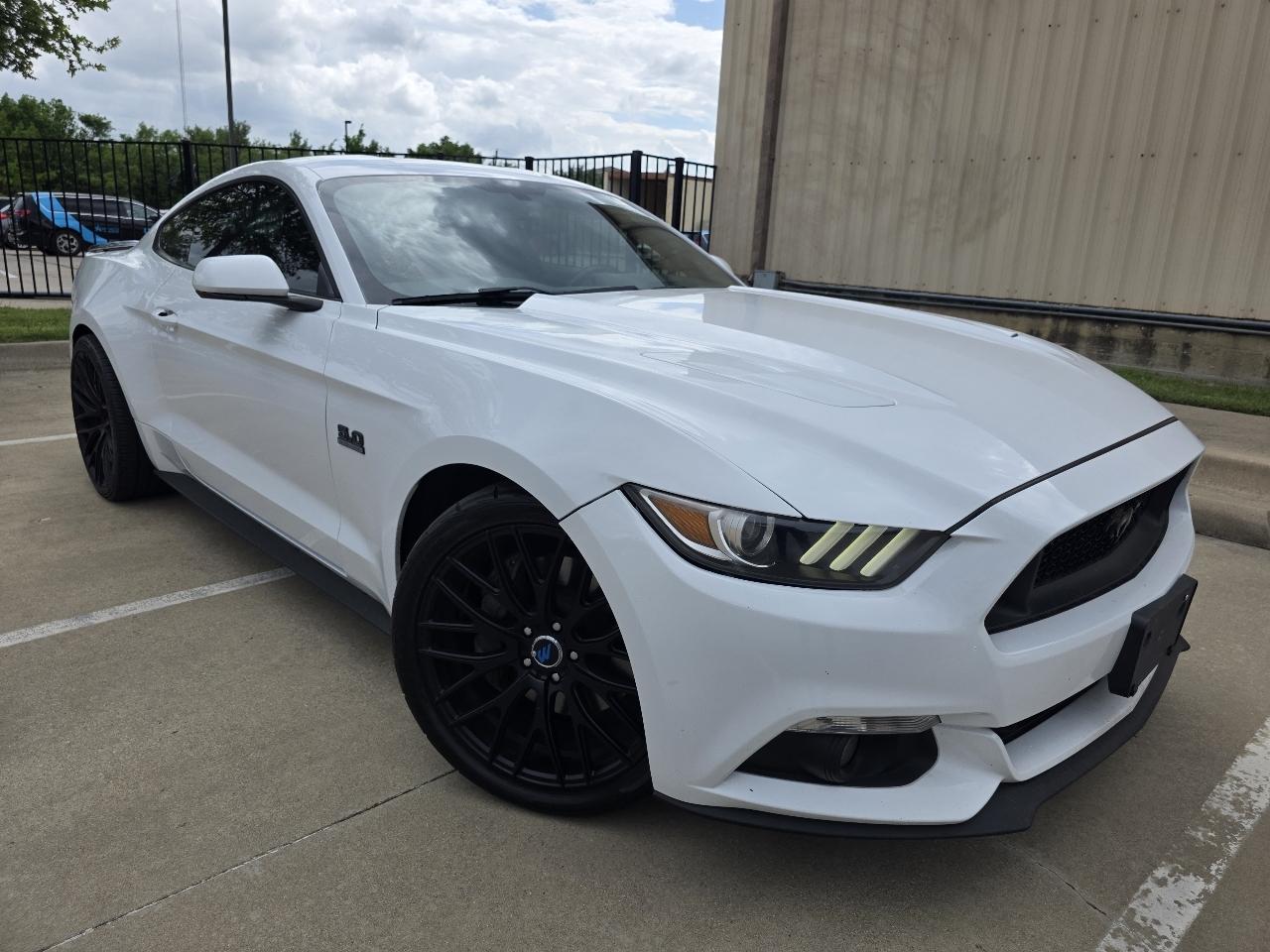 Ford Mustang GT Premium Coupe 2017