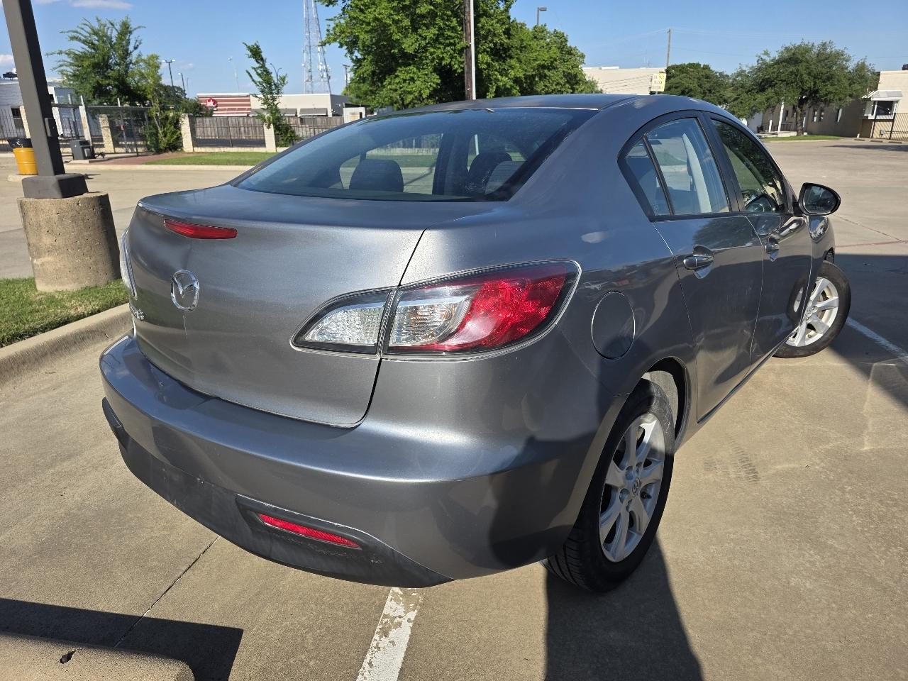 Mazda MAZDA3 i Touring 4-door 2010