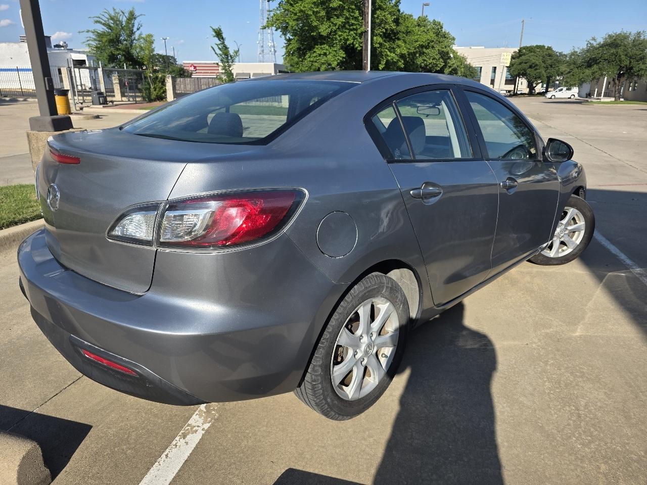 Mazda MAZDA3 i Touring 4-door 2010