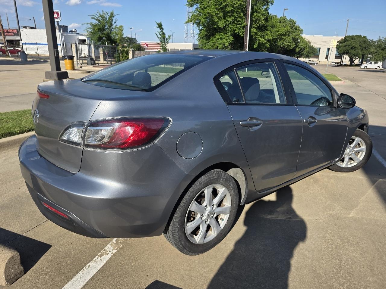 Mazda MAZDA3 i Touring 4-door 2010