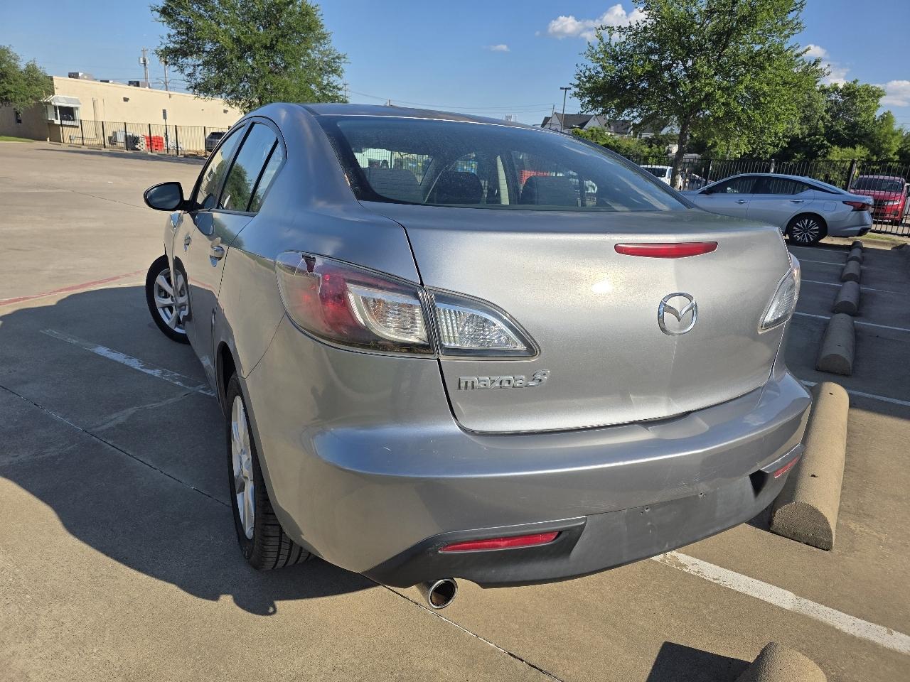 Mazda MAZDA3 i Touring 4-door 2010