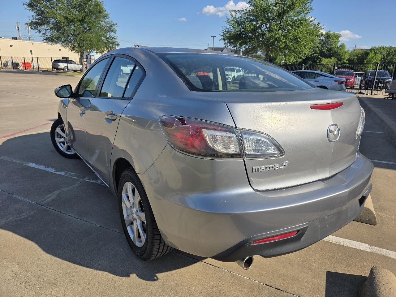 Mazda MAZDA3 i Touring 4-door 2010