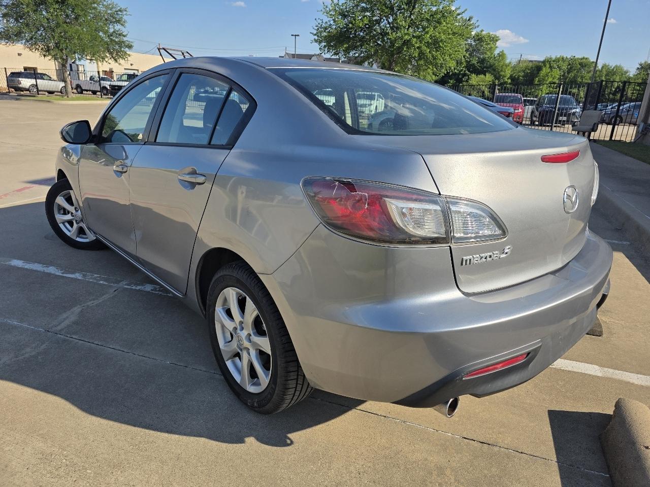 Mazda MAZDA3 i Touring 4-door 2010