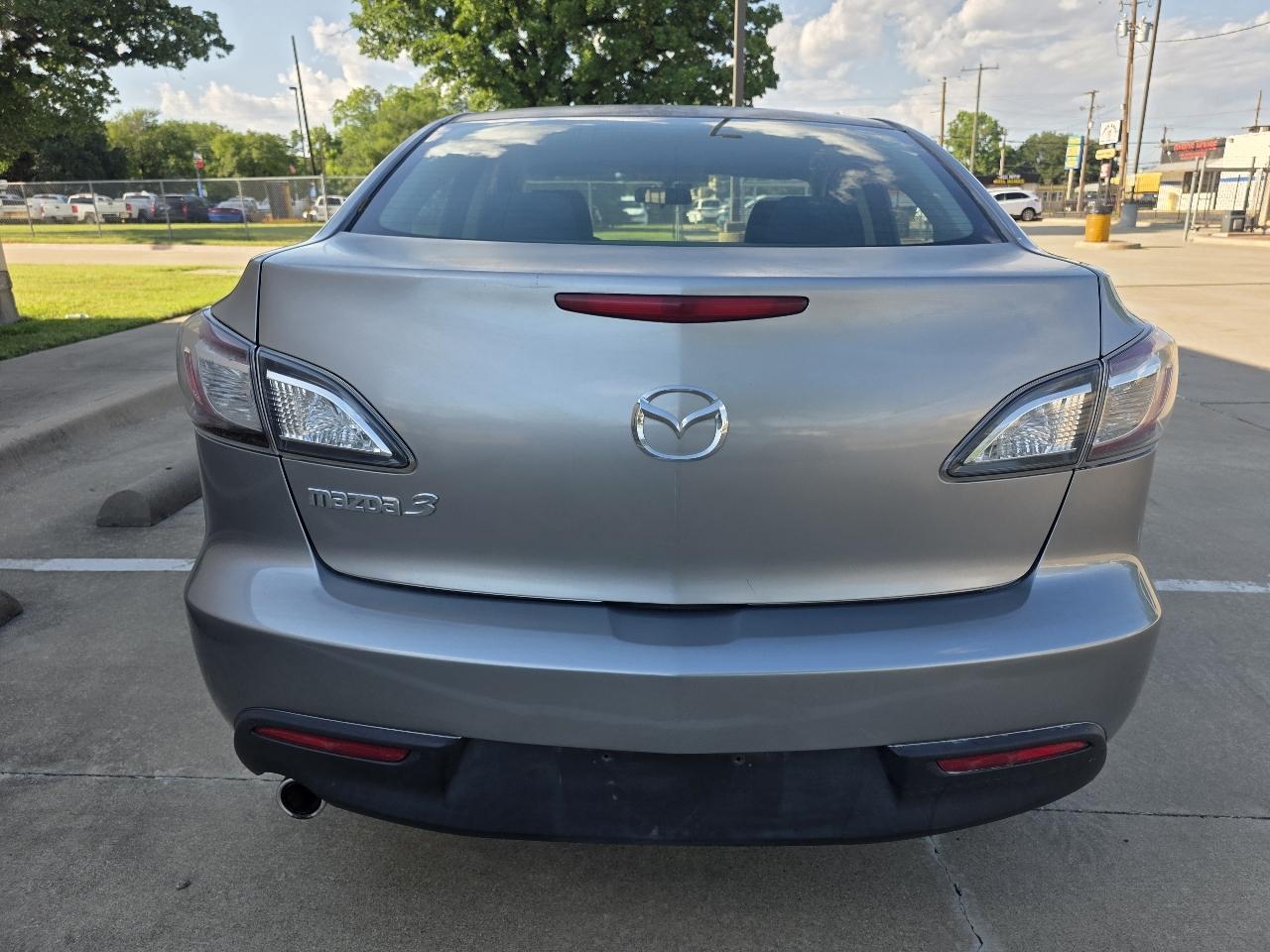 Mazda MAZDA3 i Touring 4-door 2010