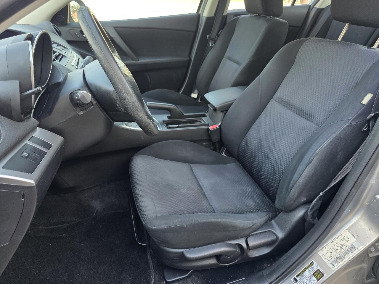 Mazda MAZDA3 i Touring 4-door 2010