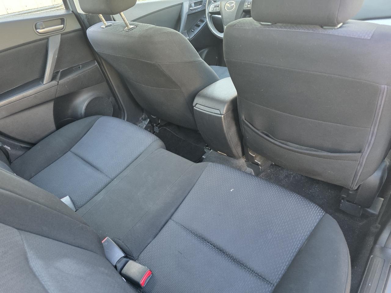 Mazda MAZDA3 i Touring 4-door 2010