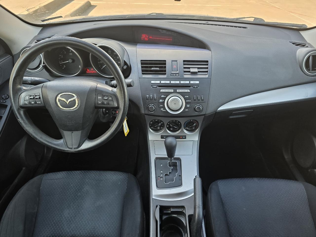 Mazda MAZDA3 i Touring 4-door 2010