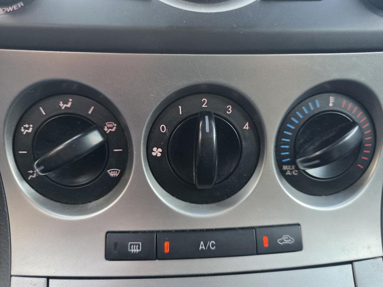 Mazda MAZDA3 i Touring 4-door 2010