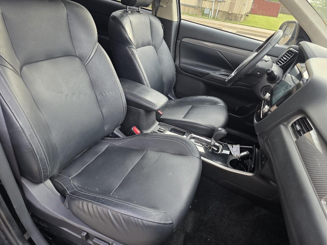 Mitsubishi Outlander SE 2WD 2020