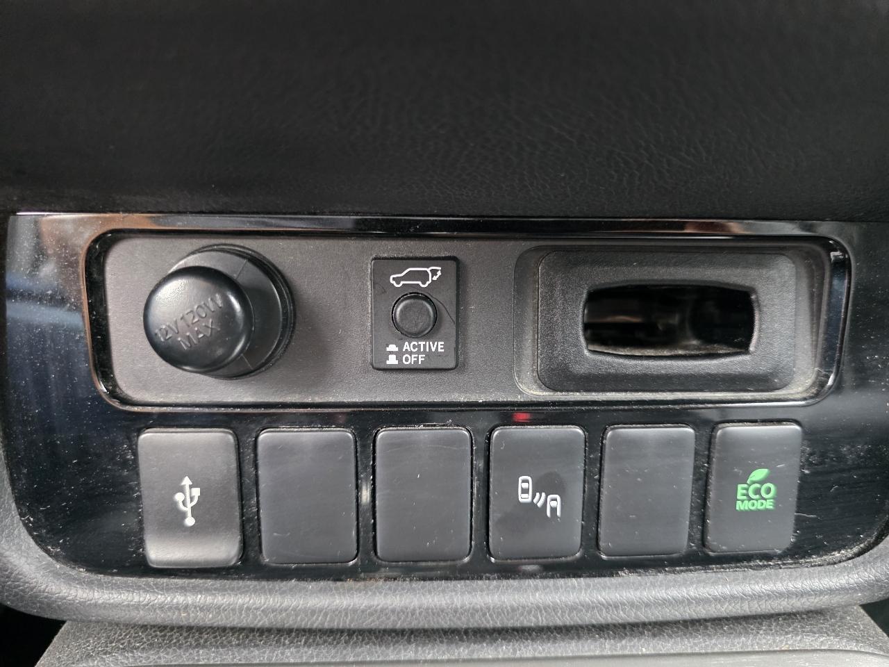 Mitsubishi Outlander SE 2WD 2020