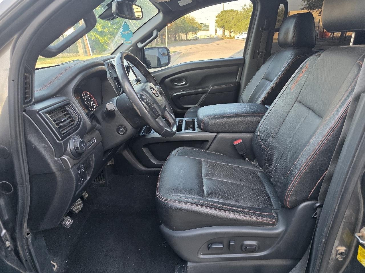 Nissan Titan Platinum Reserve Crew Cab 4WD 2020