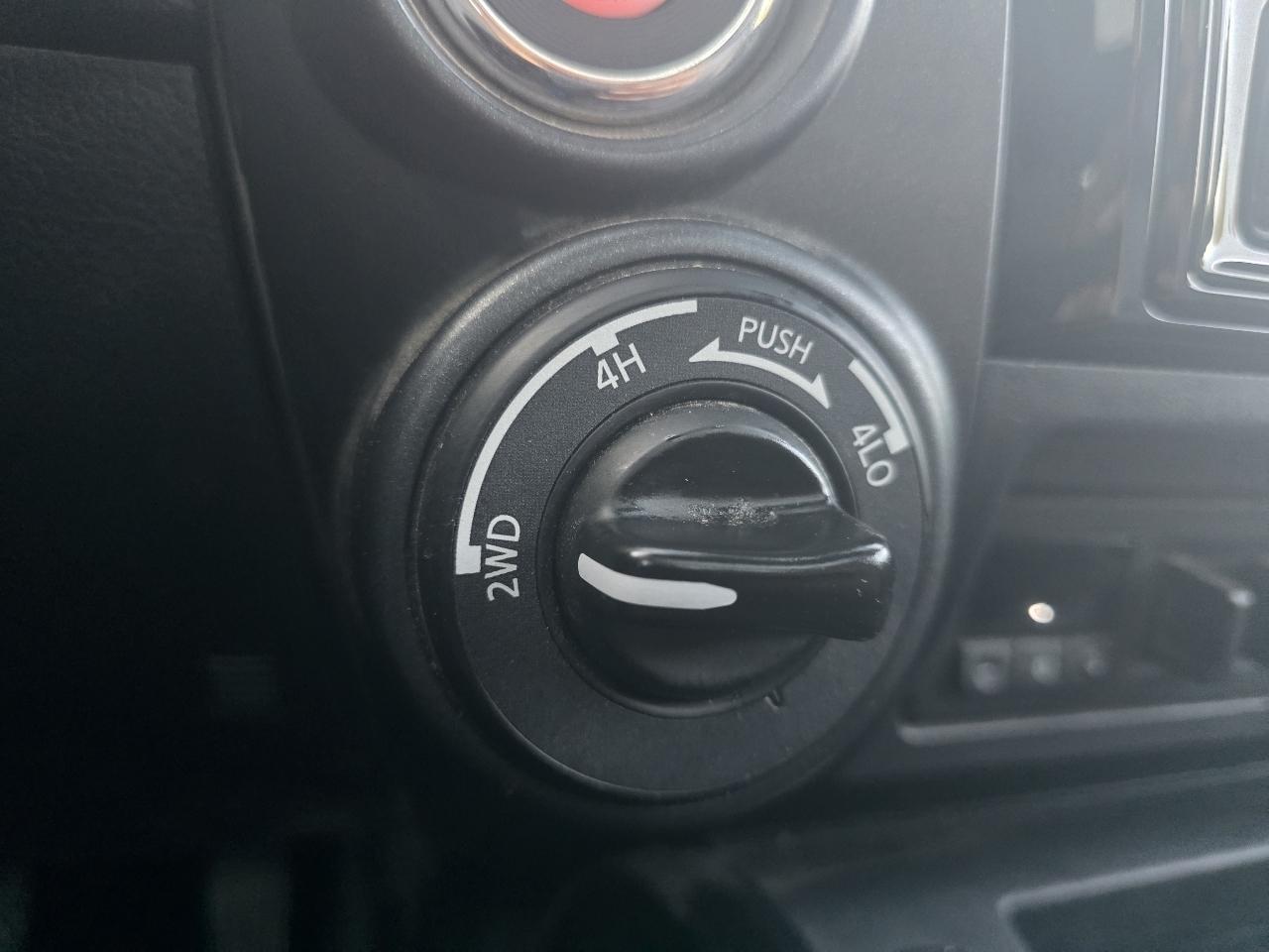 Nissan Titan Platinum Reserve Crew Cab 4WD 2020