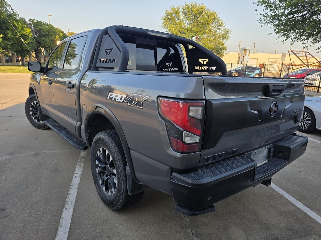 Nissan Titan Platinum Reserve Crew Cab 4WD 2020