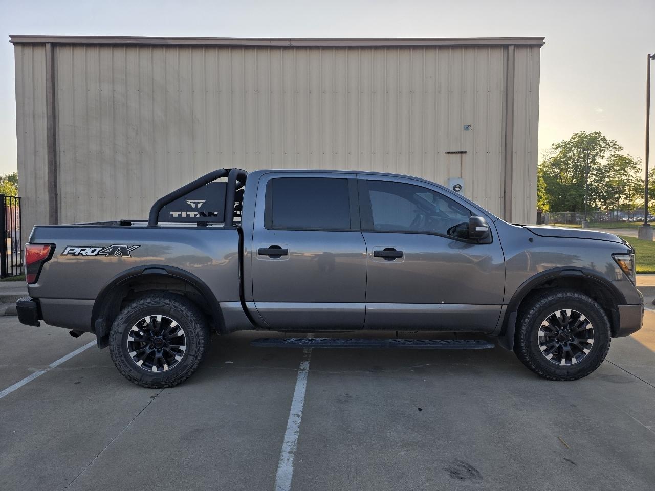 Nissan Titan Platinum Reserve Crew Cab 4WD 2020
