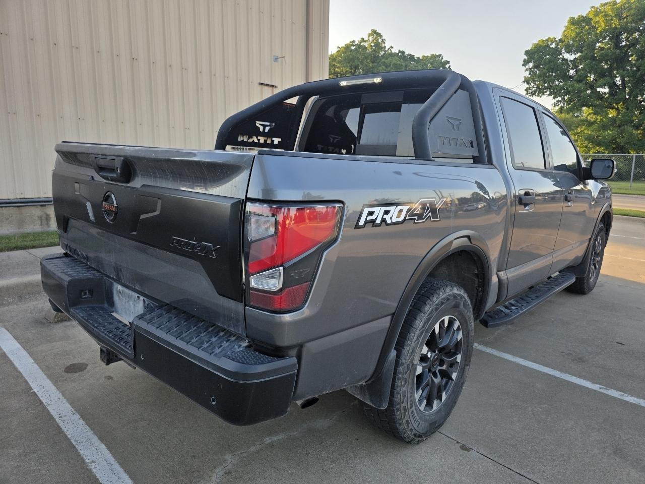 Nissan Titan Platinum Reserve Crew Cab 4WD 2020