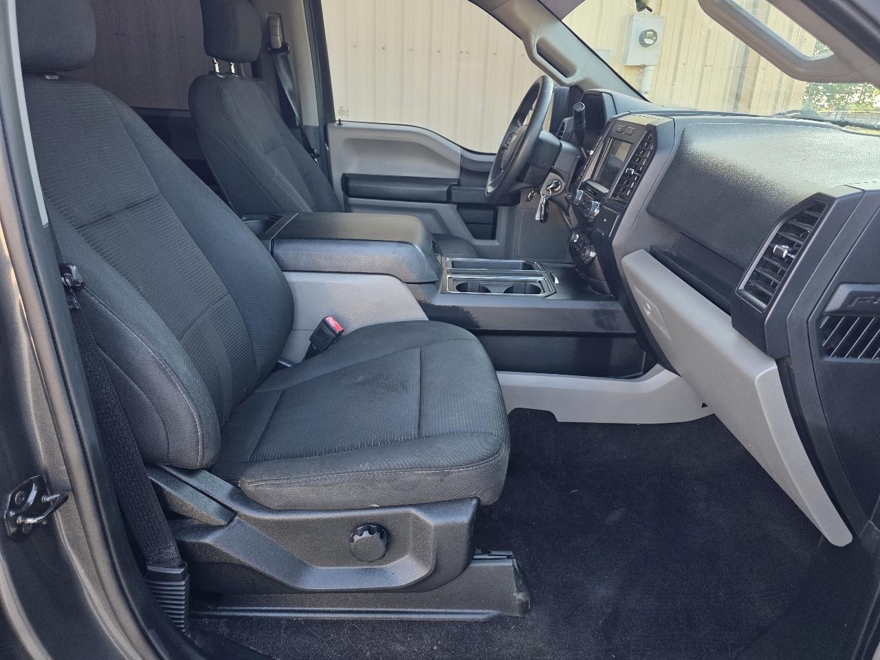 Ford F-150 2WD SuperCrew 145" STX 2019