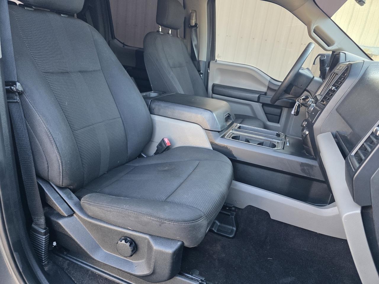 Ford F-150 2WD SuperCrew 145" STX 2019