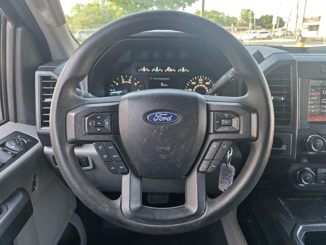 Ford F-150 2WD SuperCrew 145" STX 2019