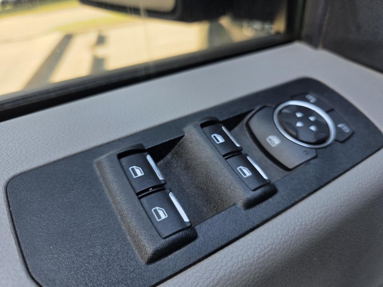 Ford F-150 2WD SuperCrew 145" STX 2019