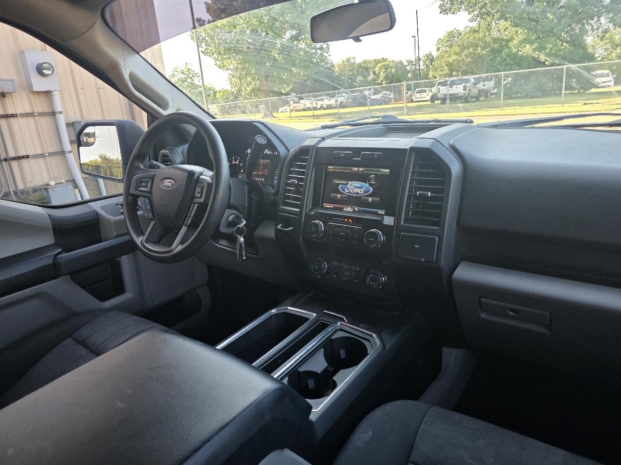 Ford F-150 2WD SuperCrew 145" STX 2019