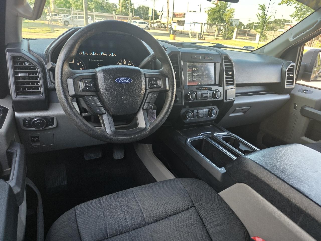 Ford F-150 2WD SuperCrew 145" STX 2019