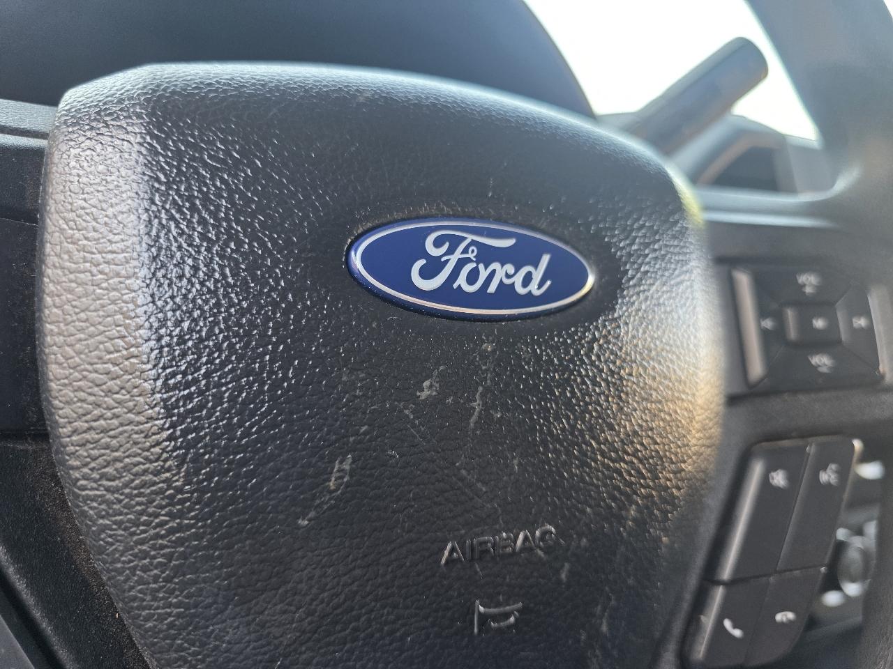 Ford F-150 2WD SuperCrew 145" STX 2019