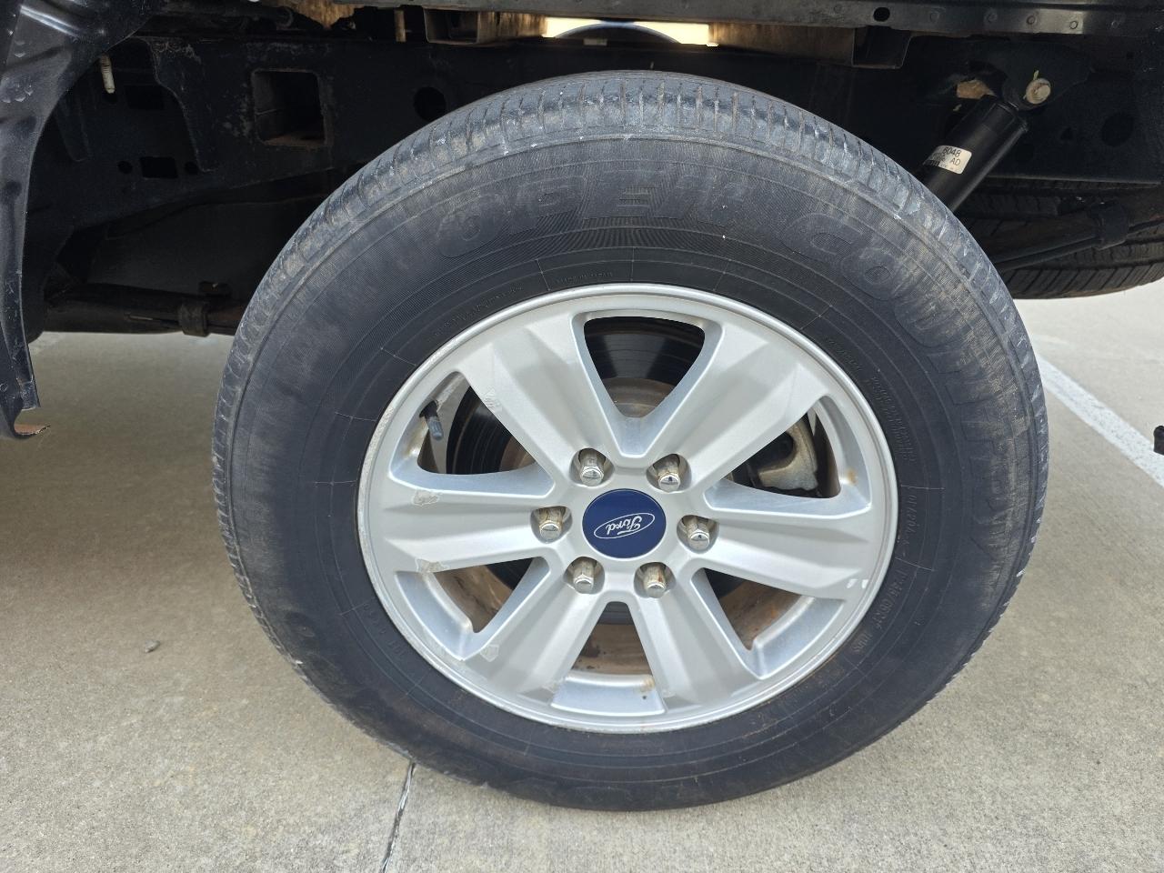 Ford F-150 2WD SuperCrew 145" STX 2019