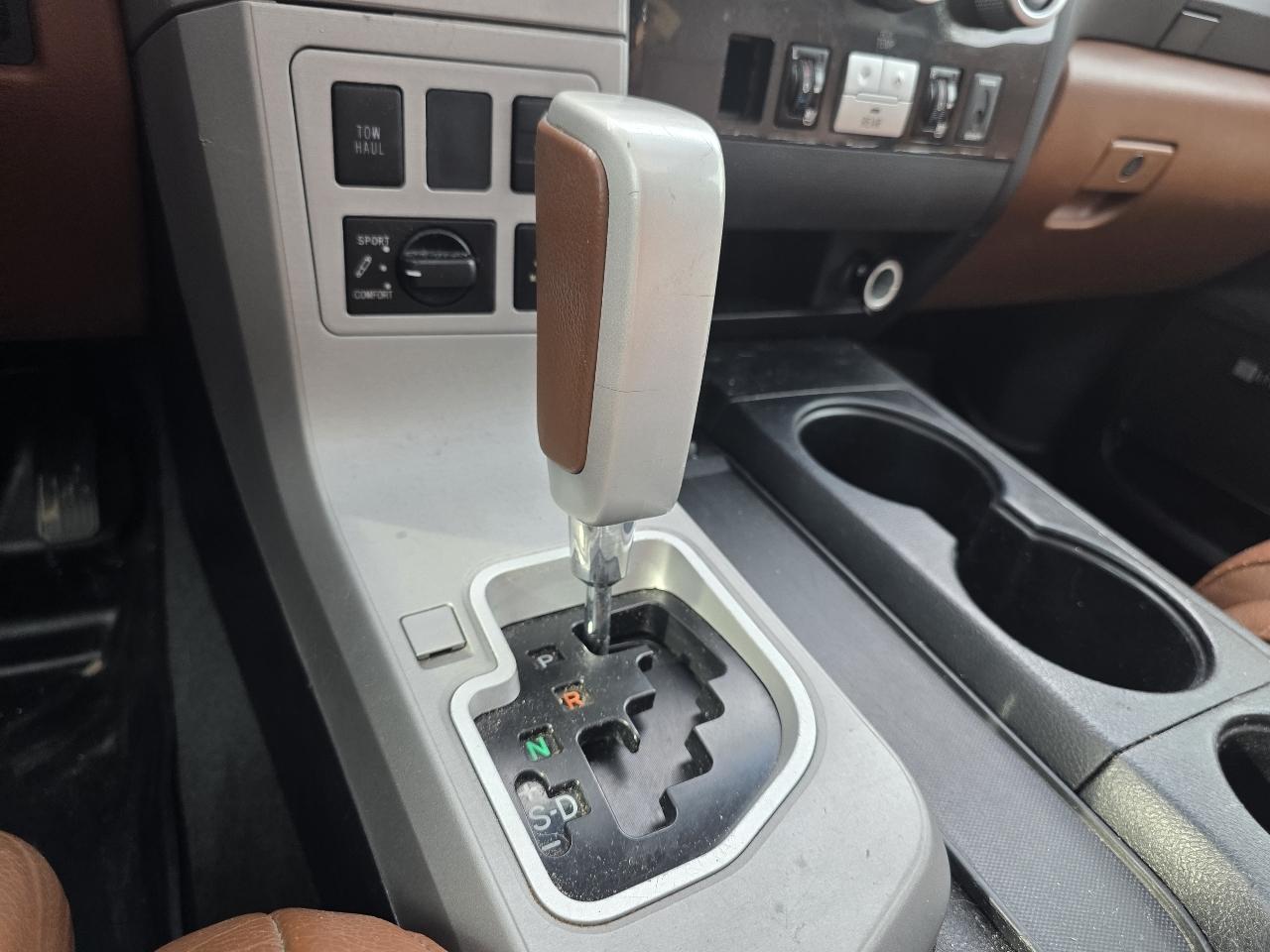 Toyota Sequoia Platinum 2WD 2008