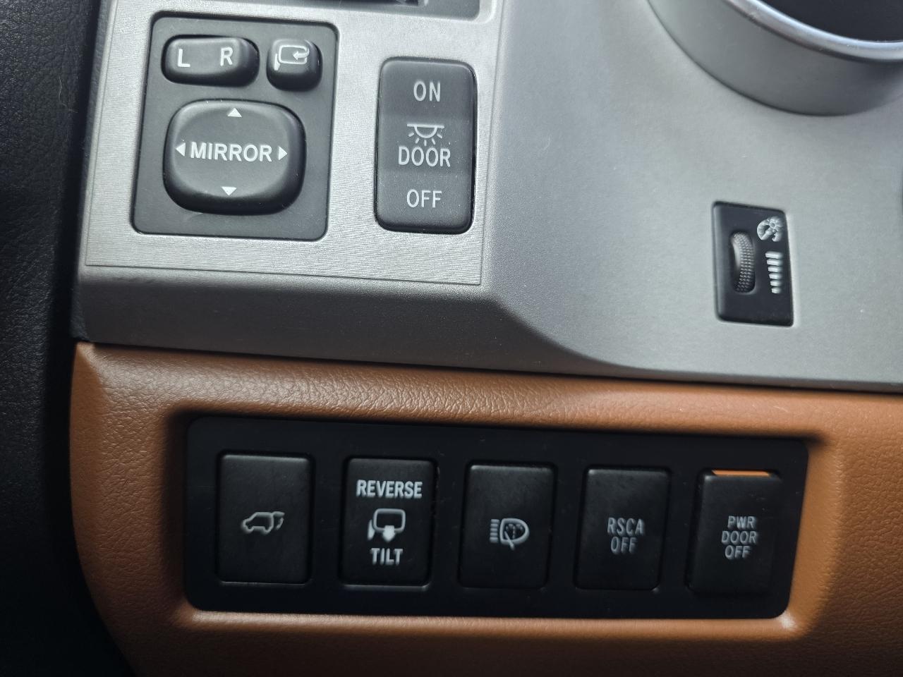 Toyota Sequoia Platinum 2WD 2008